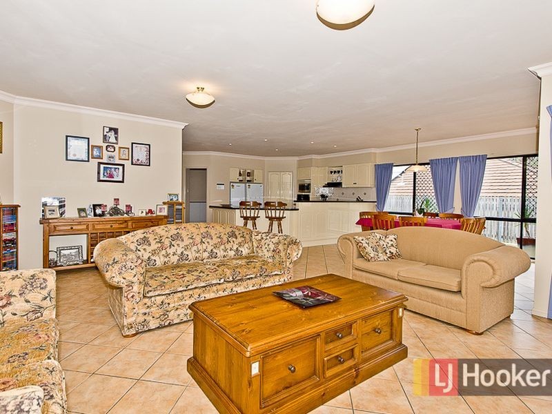 15 Cardiff Close, Bridgeman Downs QLD 4035