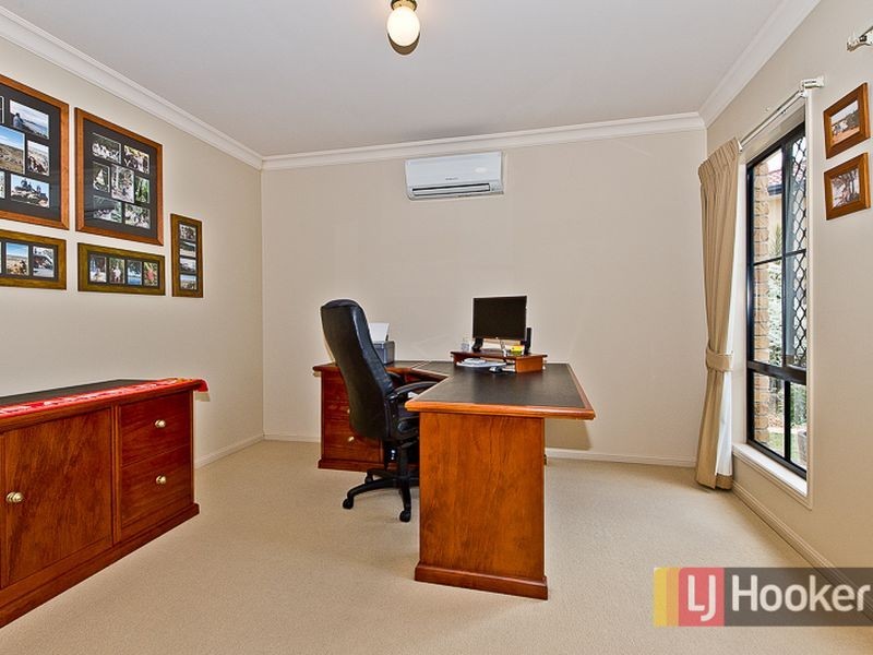15 Cardiff Close, Bridgeman Downs QLD 4035