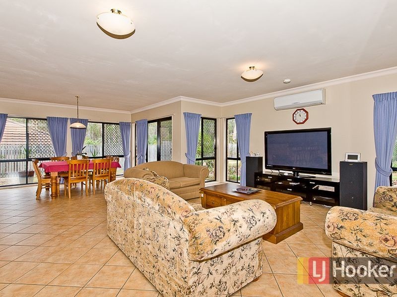 15 Cardiff Close, Bridgeman Downs QLD 4035