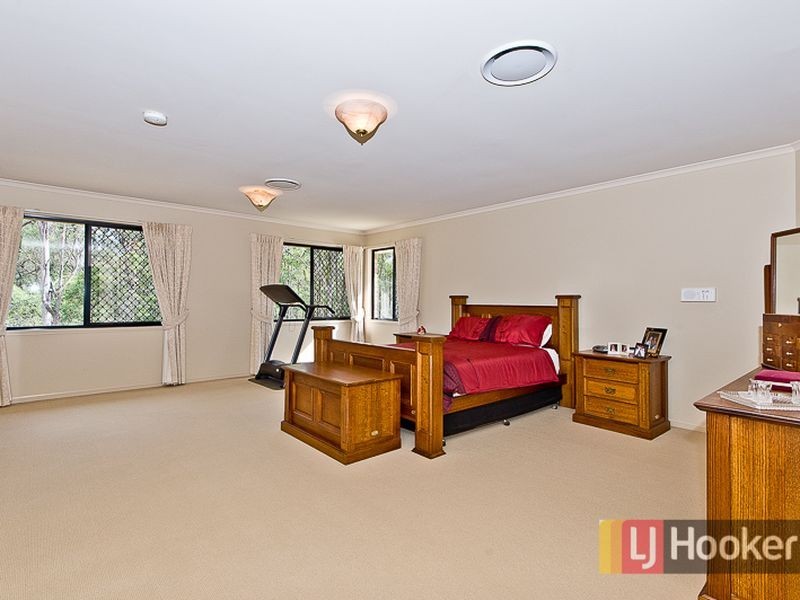 15 Cardiff Close, Bridgeman Downs QLD 4035