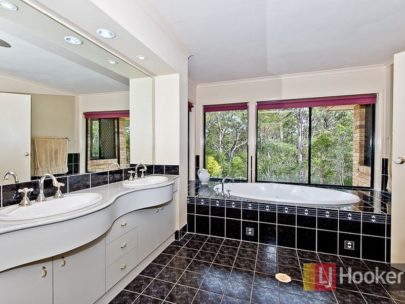 15 Cardiff Close, Bridgeman Downs QLD 4035