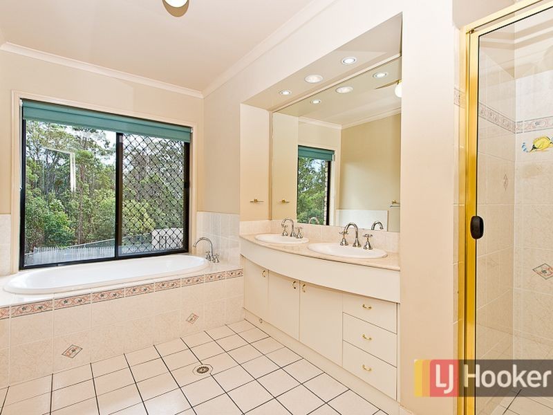 15 Cardiff Close, Bridgeman Downs QLD 4035