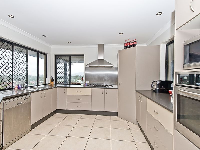 85 Hillenvale Avenue, Arana Hills QLD 4054