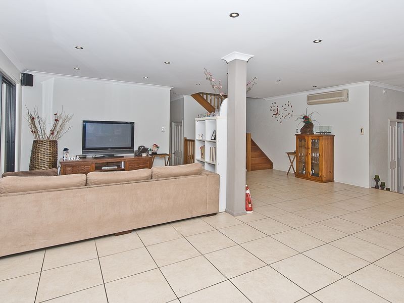 85 Hillenvale Avenue, Arana Hills QLD 4054