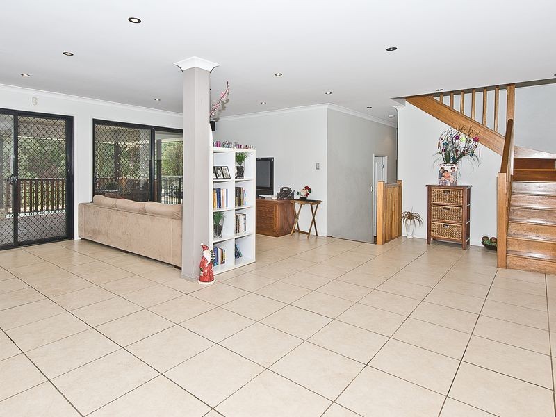 85 Hillenvale Avenue, Arana Hills QLD 4054