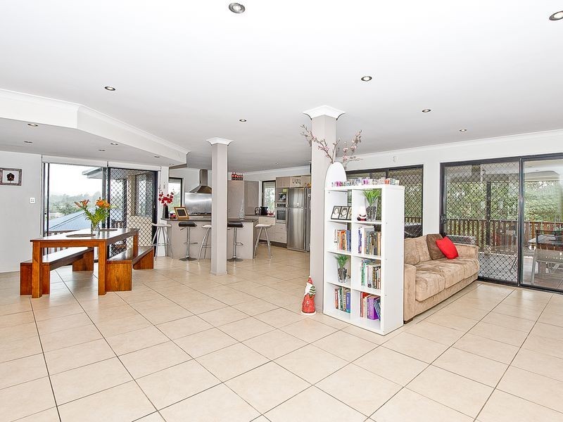 85 Hillenvale Avenue, Arana Hills QLD 4054