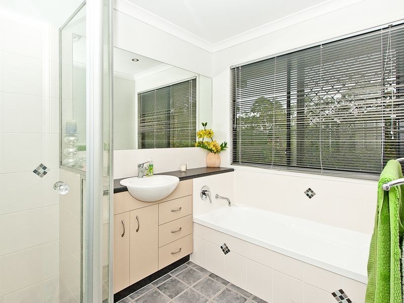 85 Hillenvale Avenue, Arana Hills QLD 4054