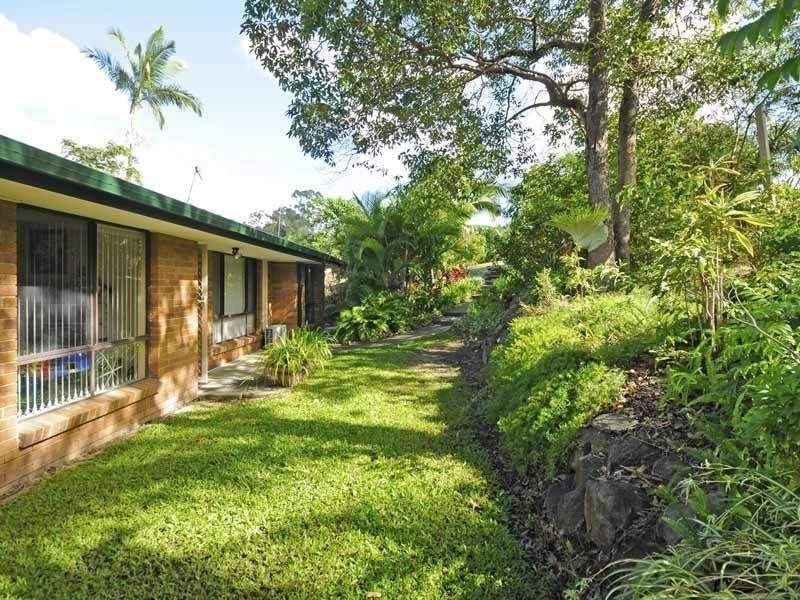 3 Rosella Court, Carrara QLD 4211