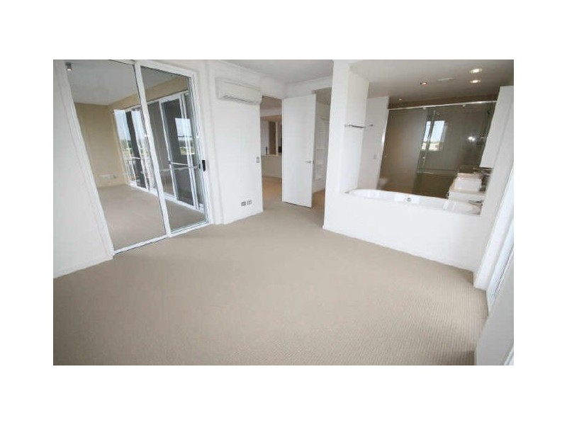 71/3030 The Boulevard Emerald Lakes, Carrara QLD 4211