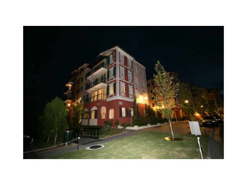 71/3030 The Boulevard Emerald Lakes, Carrara QLD 4211