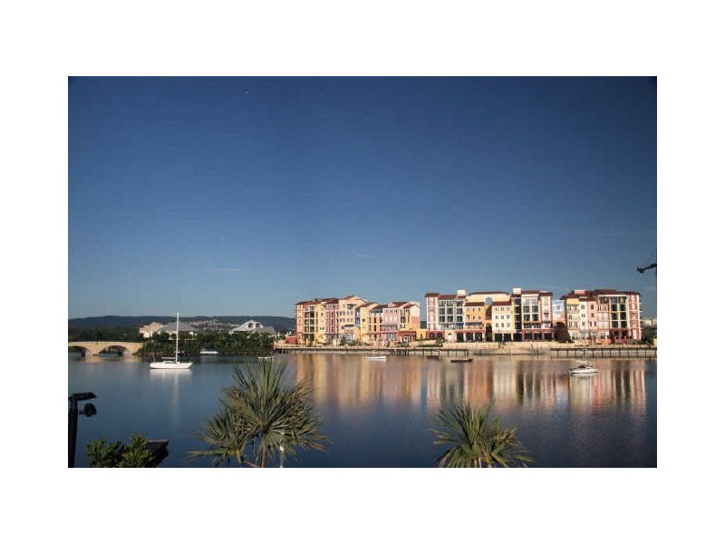 71/3030 The Boulevard Emerald Lakes, Carrara QLD 4211