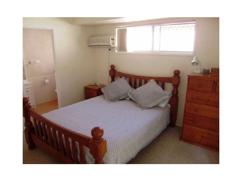 3 Amethyst Court, Carrara QLD 4211