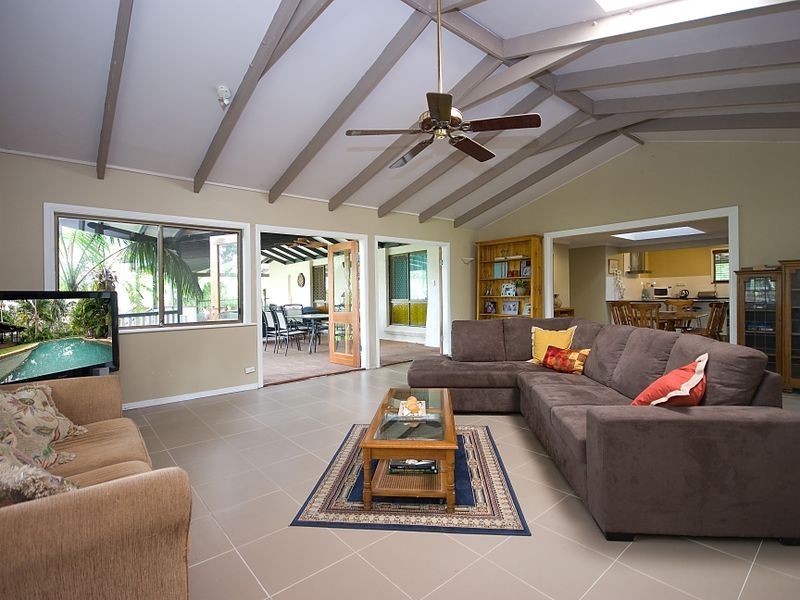 15 Castle Hill Drive South, Gaven QLD 4211