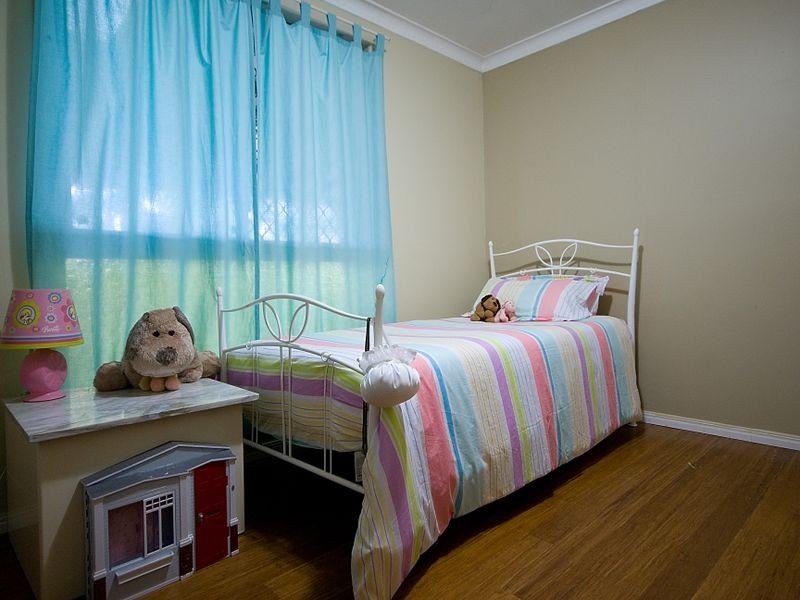 15 Castle Hill Drive South, Gaven QLD 4211