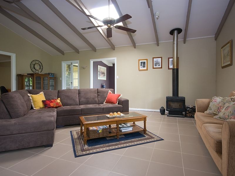 15 Castle Hill Drive South, Gaven QLD 4211