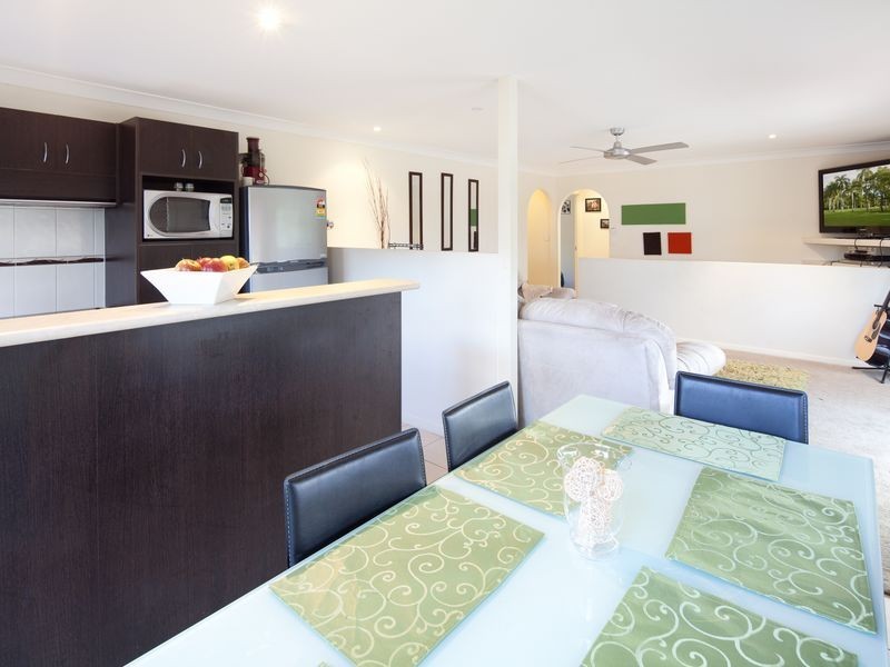 10 Kerrabee Street, Nerang QLD 4211