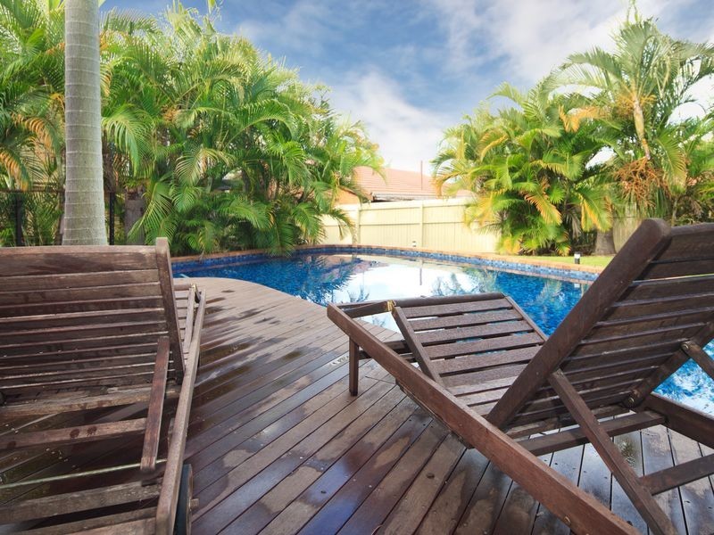 10 Kerrabee Street, Nerang QLD 4211