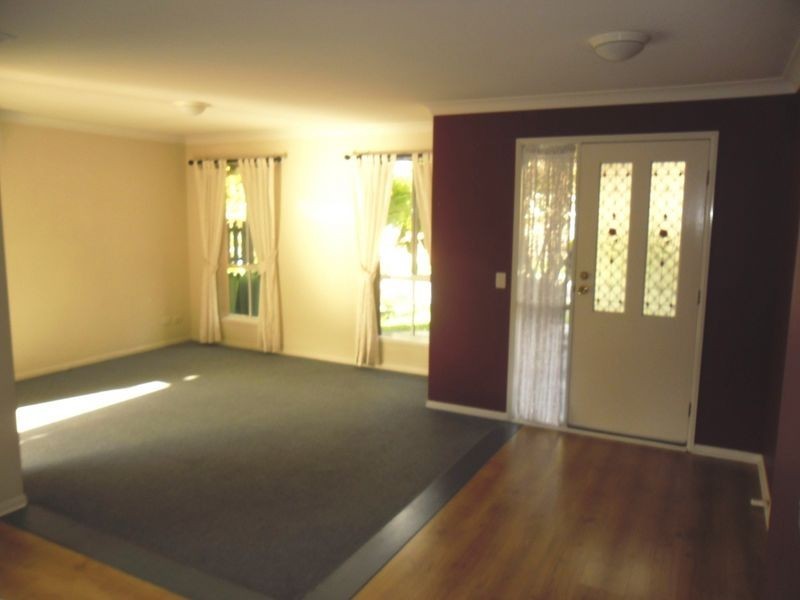 2/136 Greenacre Drive, Parkwood QLD 4214