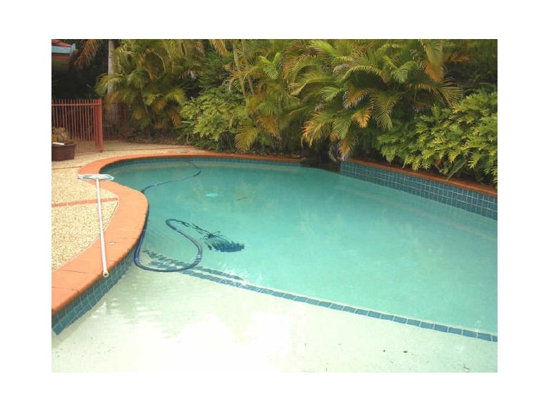 5 Piccadilly Place, Highland Park QLD 4211