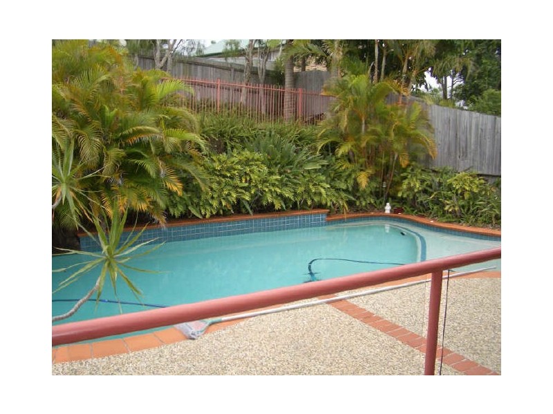 5 Piccadilly Place, Highland Park QLD 4211