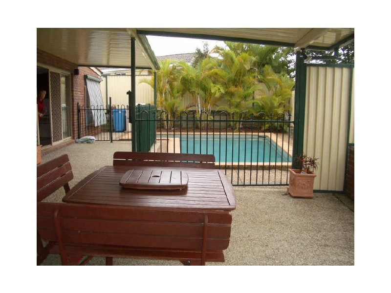 10 Regal Court, Highland Park QLD 4211