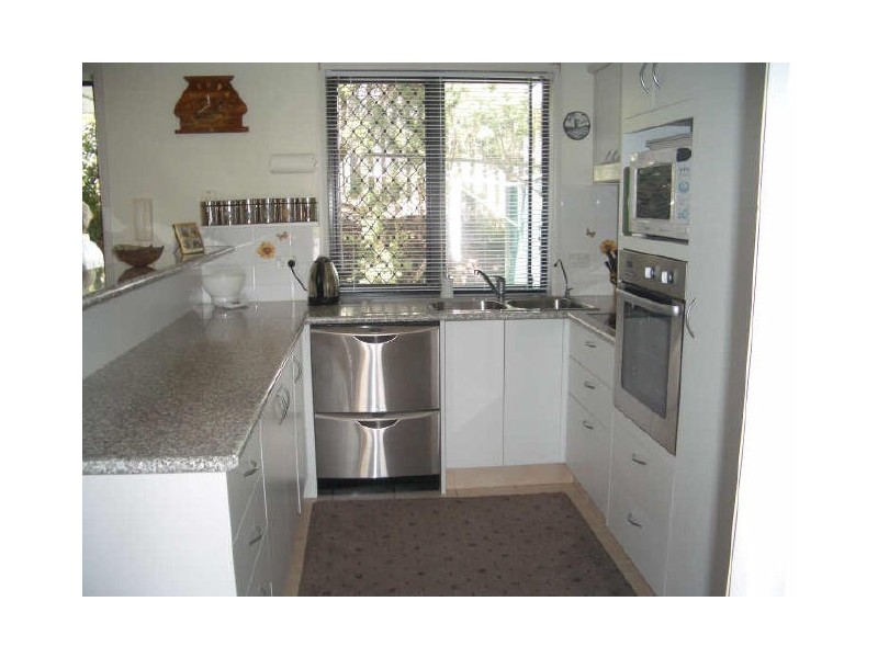 16 Glengarry Close, Highland Park QLD 4211