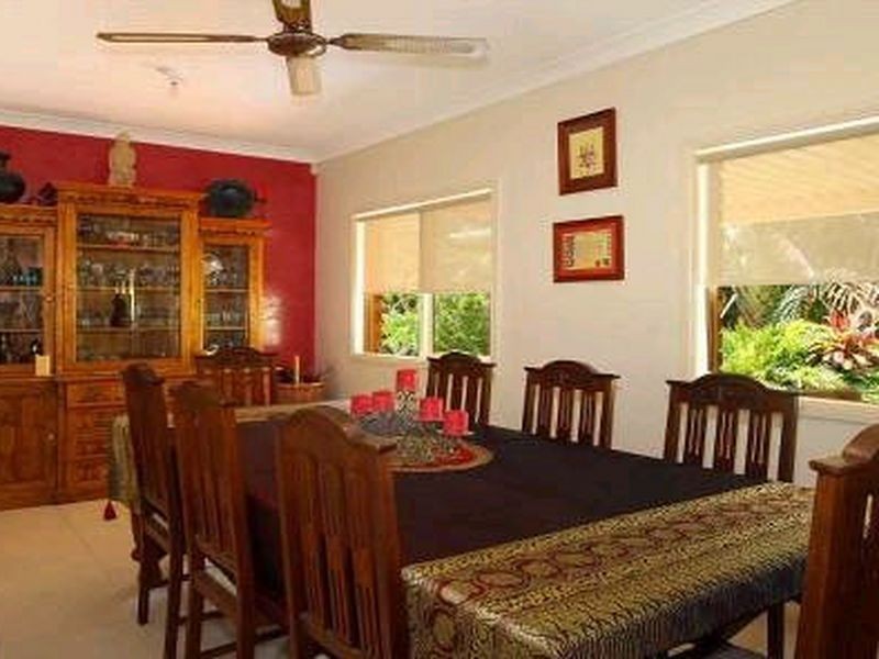 18 Josephine Terrace, Highland Park QLD 4211