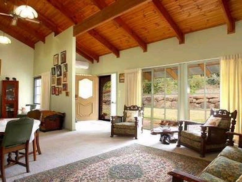 18 Josephine Terrace, Highland Park QLD 4211