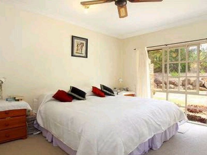 18 Josephine Terrace, Highland Park QLD 4211