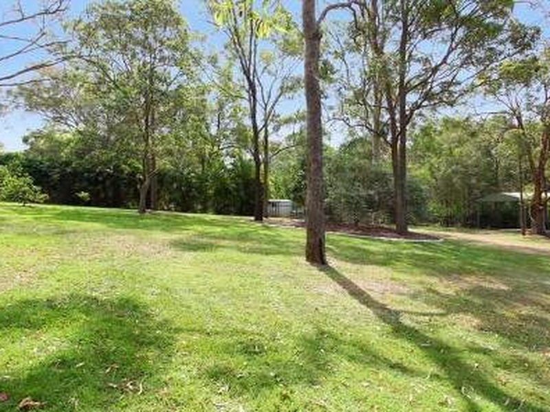 18 Josephine Terrace, Highland Park QLD 4211