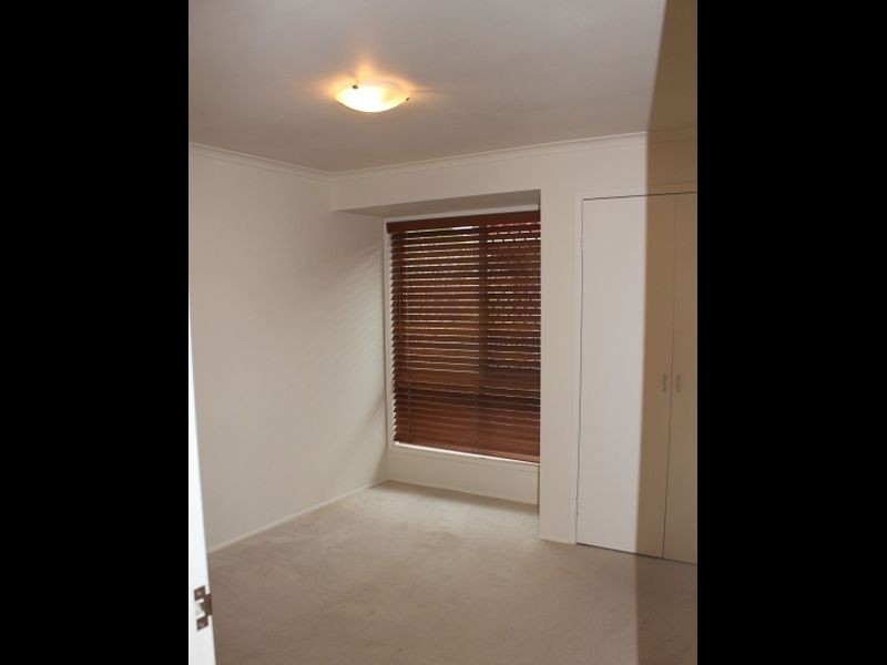 7 Leesa Court, Highland Park QLD 4211