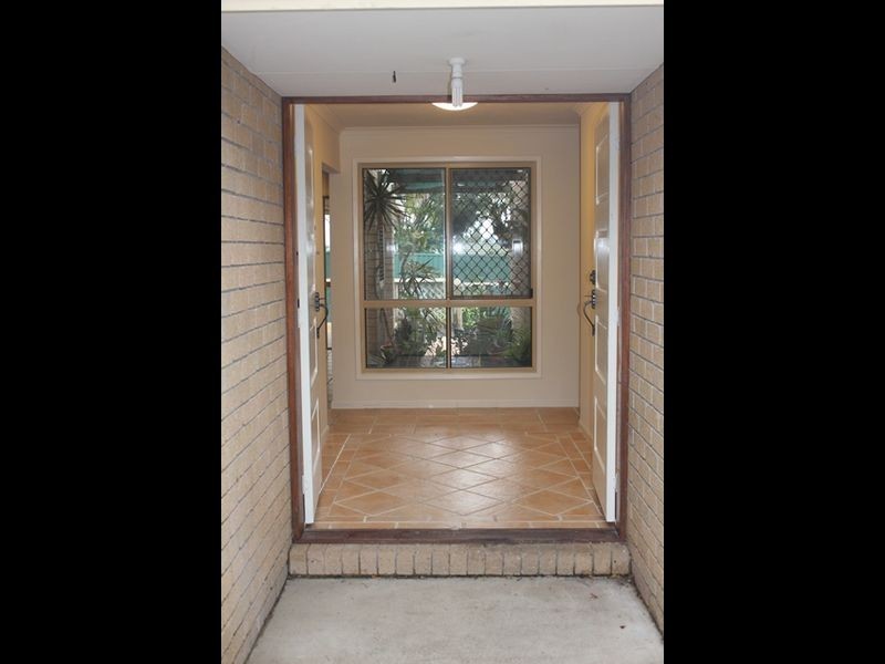 7 Leesa Court, Highland Park QLD 4211