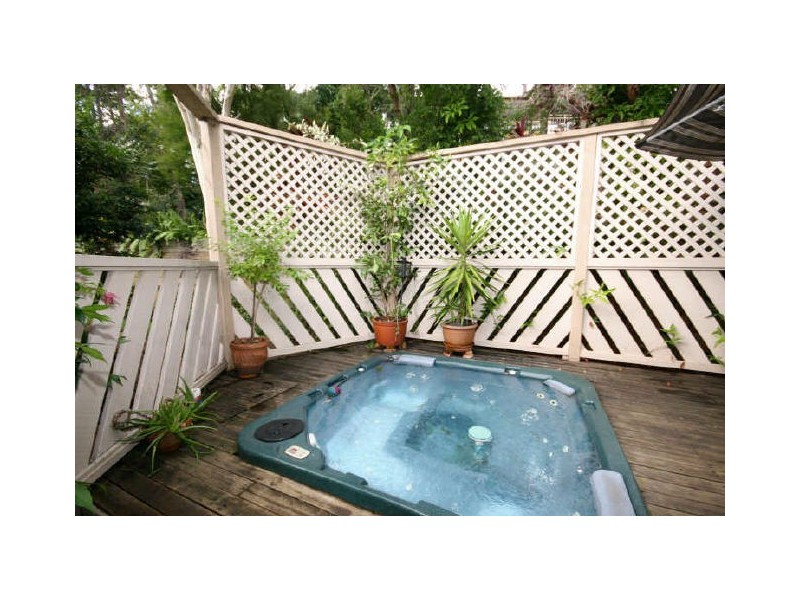 4 Quartz Place, Carrara QLD 4211