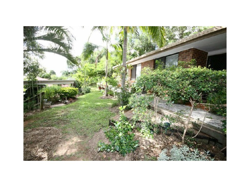 4 Quartz Place, Carrara QLD 4211