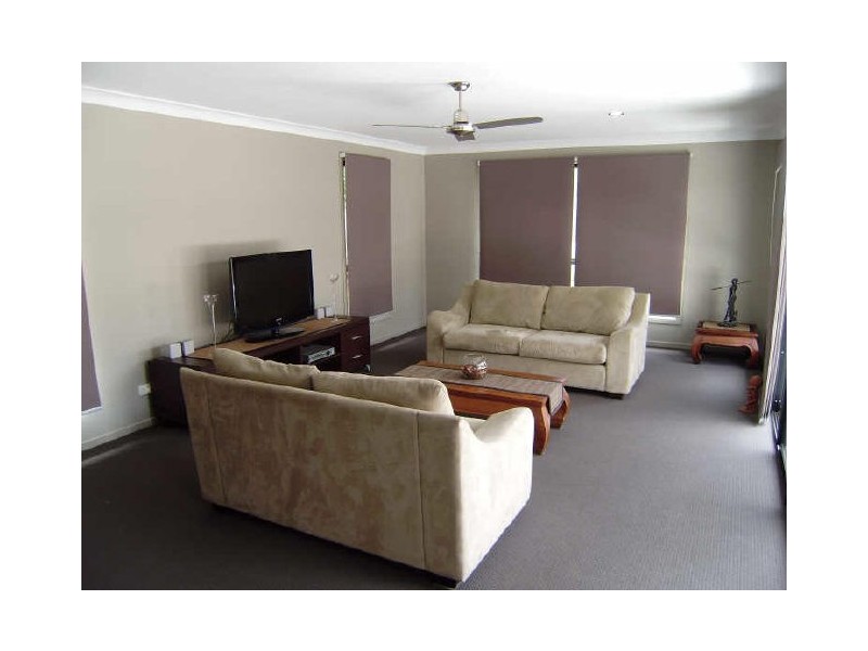 33 Bartlett Avenue, Nerang QLD 4211