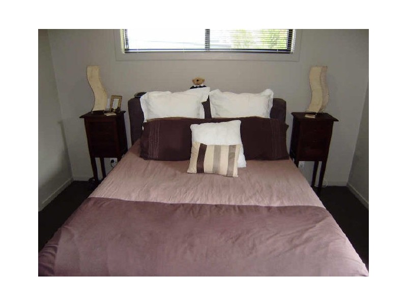 33 Bartlett Avenue, Nerang QLD 4211