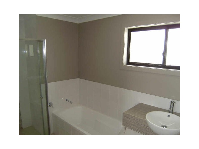 33 Bartlett Avenue, Nerang QLD 4211