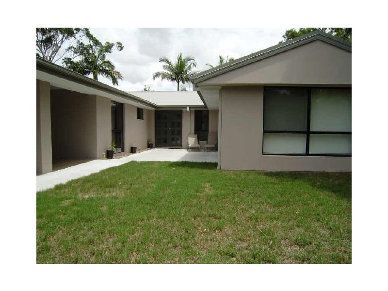 33 Bartlett Avenue, Nerang QLD 4211