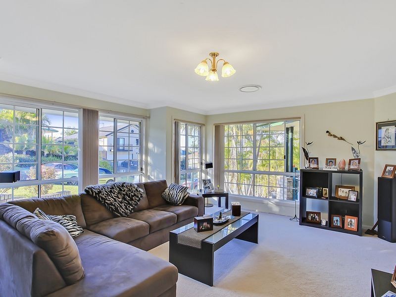 4 Nottingham Place, Highland Park QLD 4211