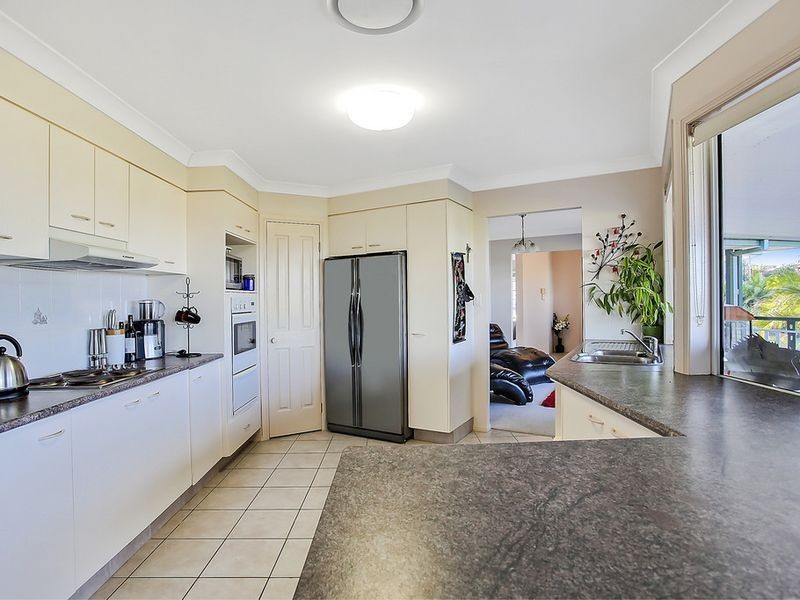 4 Nottingham Place, Highland Park QLD 4211