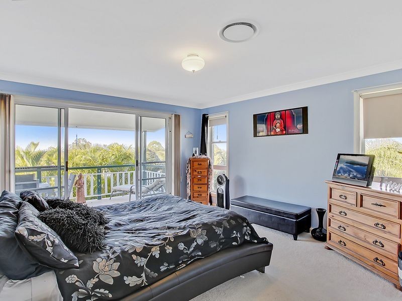 4 Nottingham Place, Highland Park QLD 4211