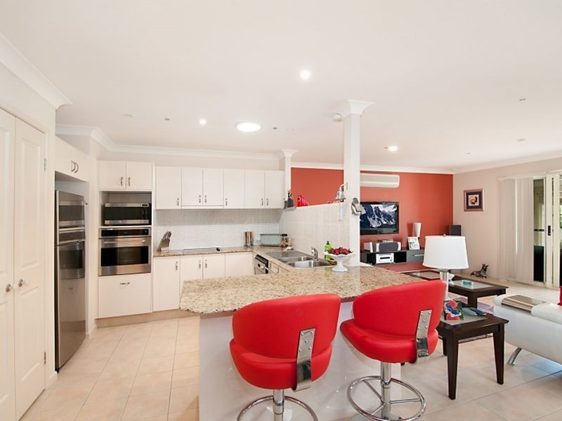 2/2 Josh Court, Ashmore QLD 4214