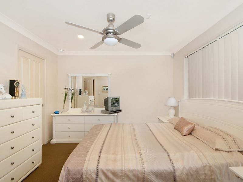 2/2 Josh Court, Ashmore QLD 4214