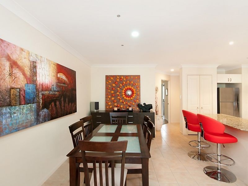 2/2 Josh Court, Ashmore QLD 4214