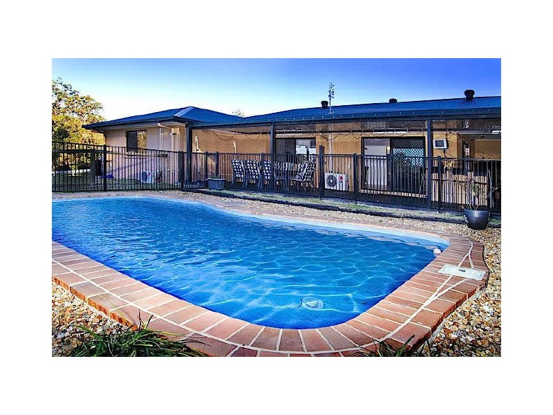 2 John Wayne Close, Maudsland QLD 4210