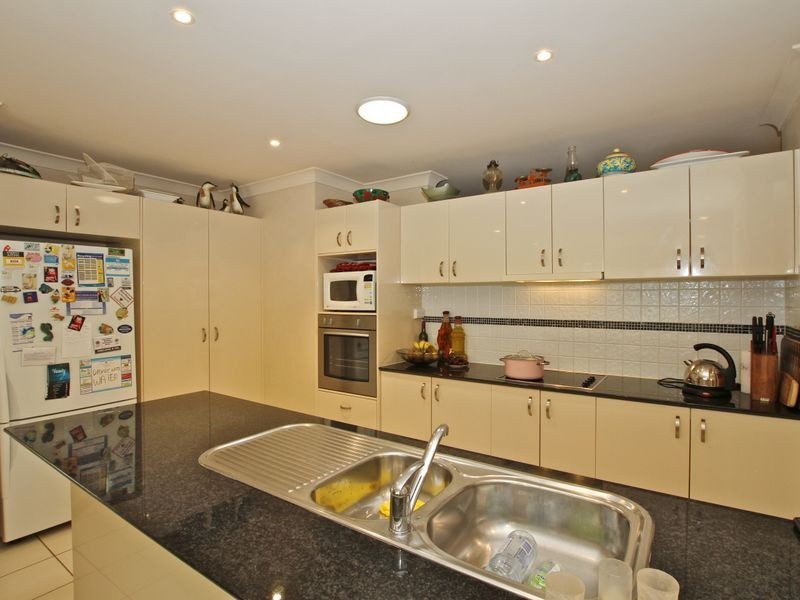 10 Riverwood Drive, Ashmore QLD 4214