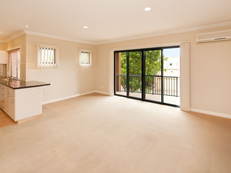 6/117 Palm Meadows Drive, Carrara QLD 4211