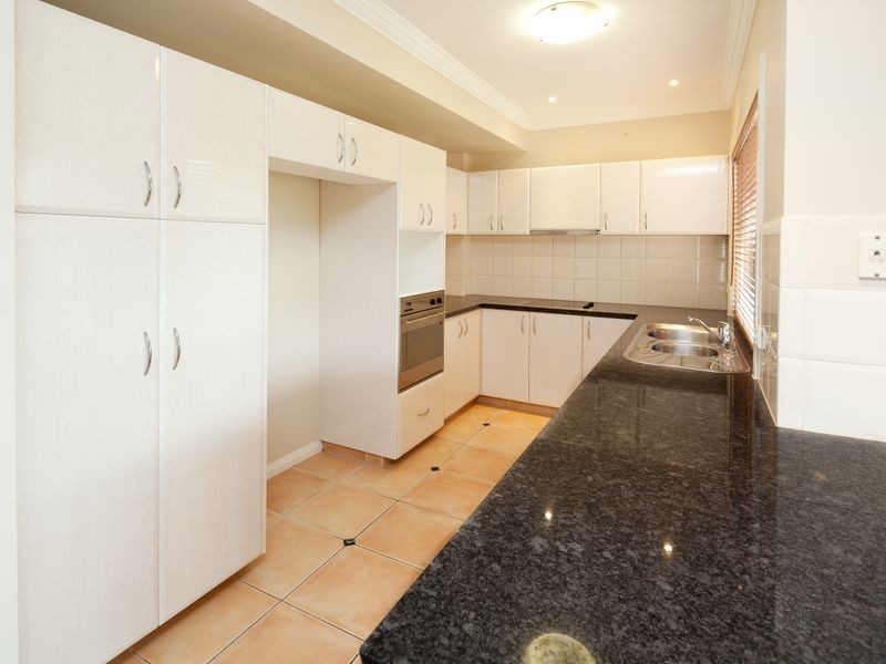 6/117 Palm Meadows Drive, Carrara QLD 4211