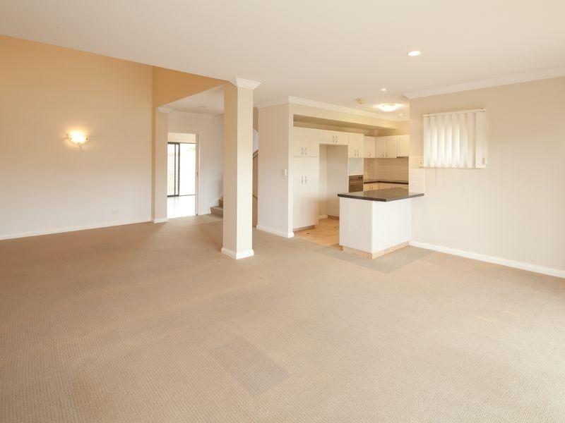 6/117 Palm Meadows Drive, Carrara QLD 4211