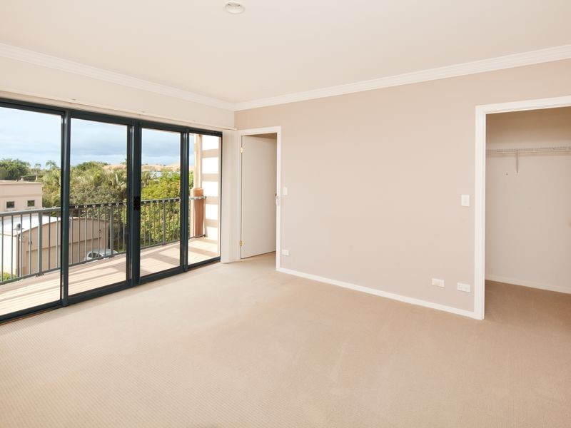 6/117 Palm Meadows Drive, Carrara QLD 4211